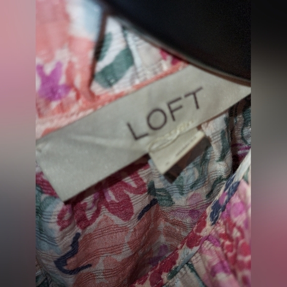 Loft floral Flutter mock sleeves tank top - Picture 3 of 4